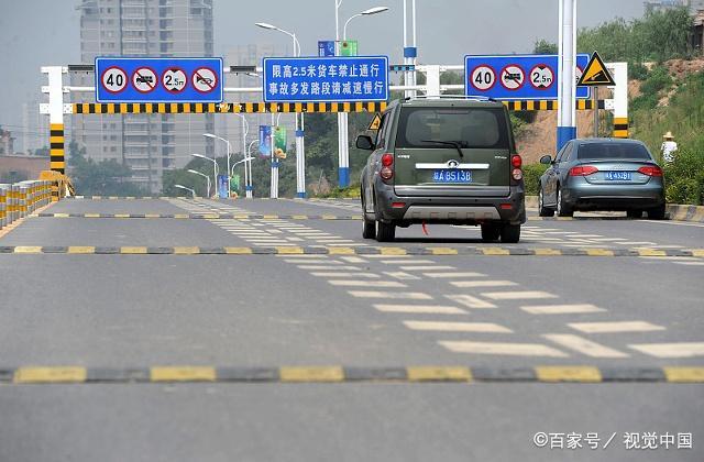 減速帶不減速傷車(chē)還添堵！老司機(jī)帶你正確過(guò)減速帶